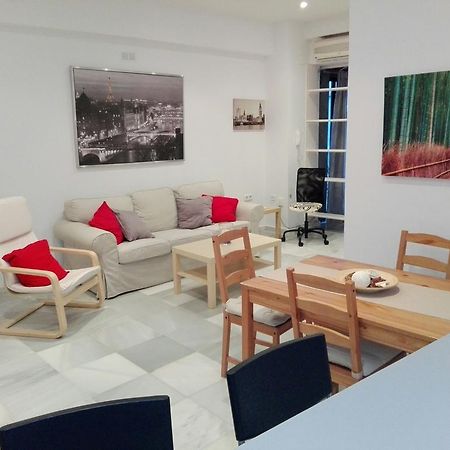 Centrico Apartamento Con Patio Privado セビリア エクステリア 写真