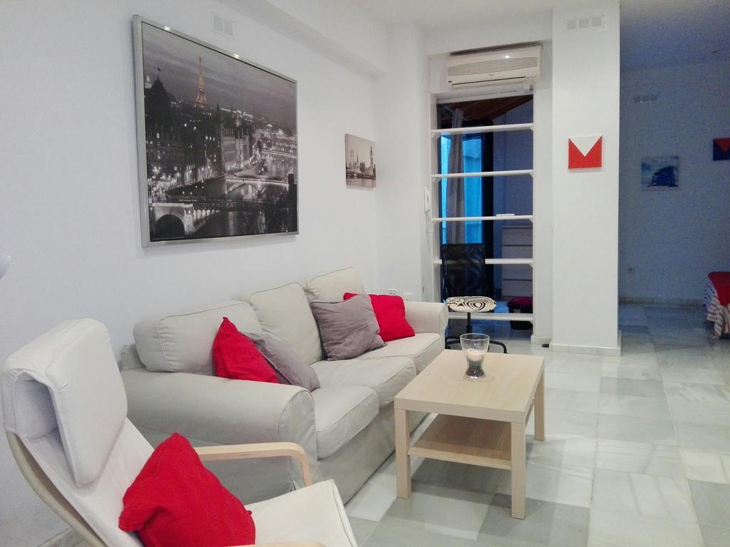 Centrico Apartamento Con Patio Privado セビリア エクステリア 写真
