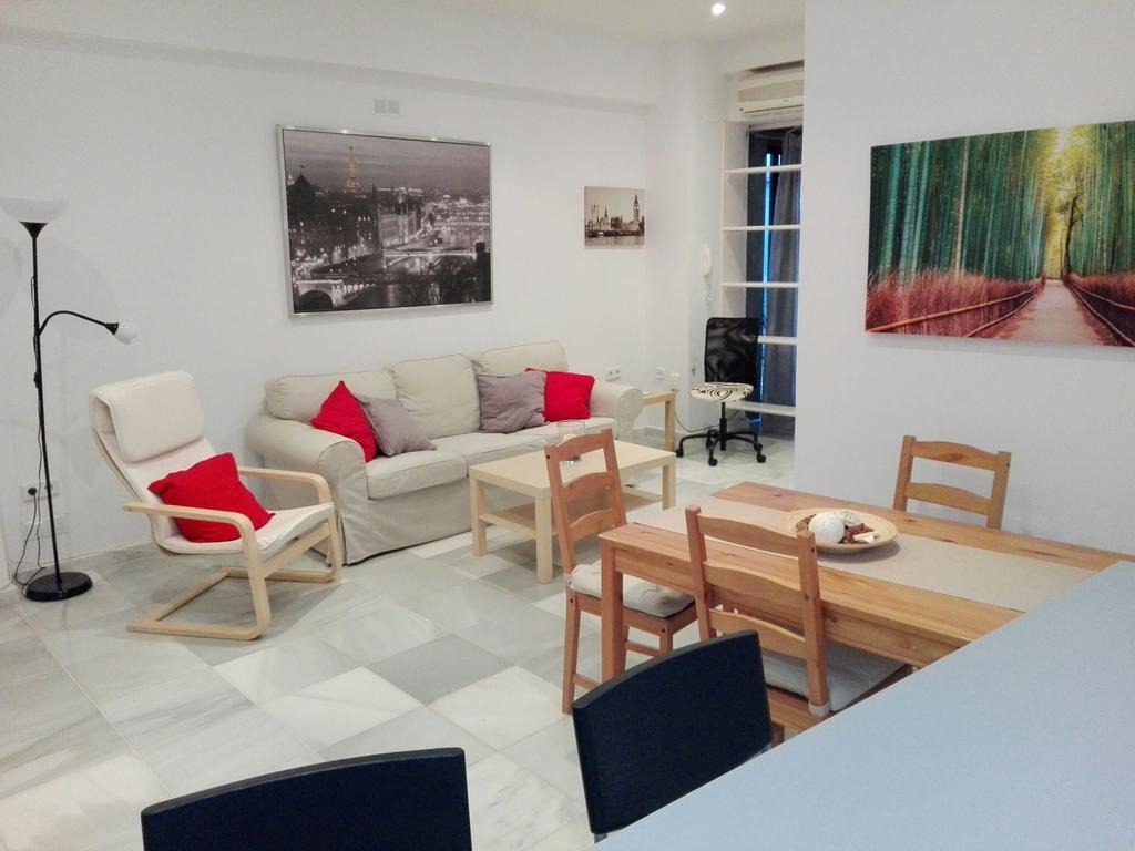 Centrico Apartamento Con Patio Privado セビリア エクステリア 写真